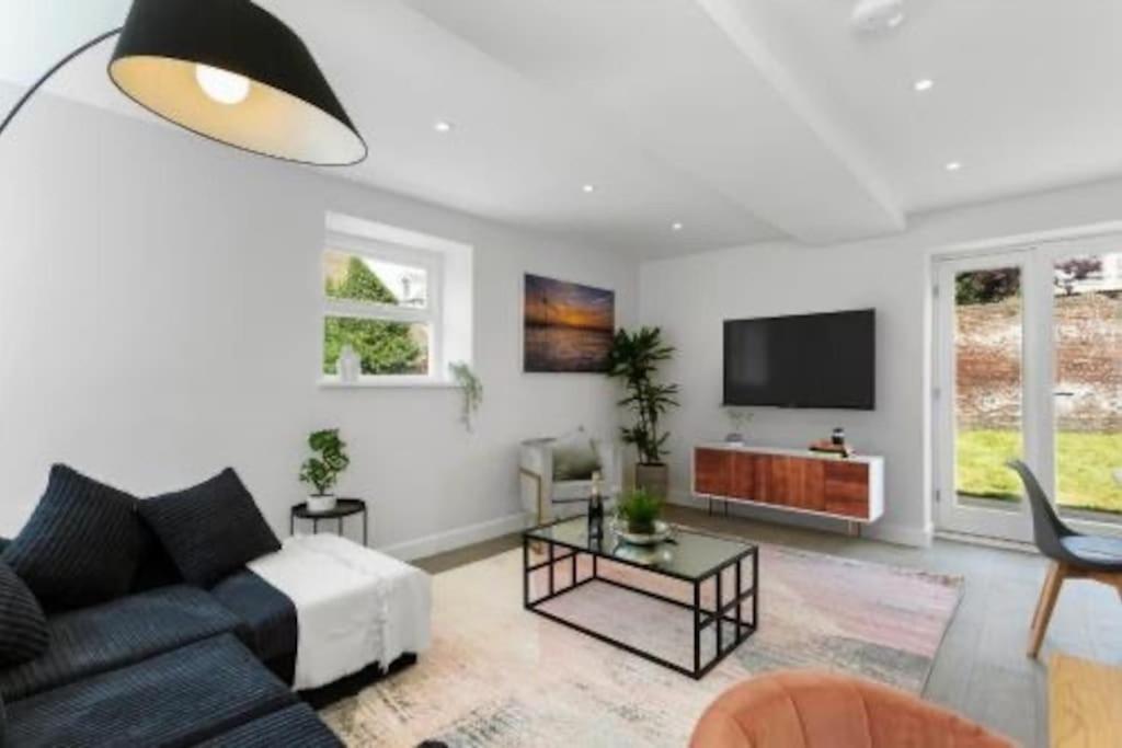The Donkey Shed With Hot Tub Apartment Ramsgate Exterior photo